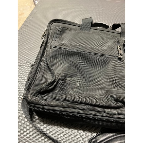 Tumi Alpha 26060d4 Black‎ Expandable Briefcase Messenger Laptop Bag - Picture 2 of 14